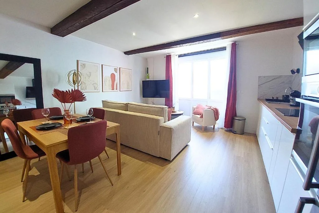 ArtGold: Logement Haut de Gamme et Spa – Hébergement de Luxe — photo 2