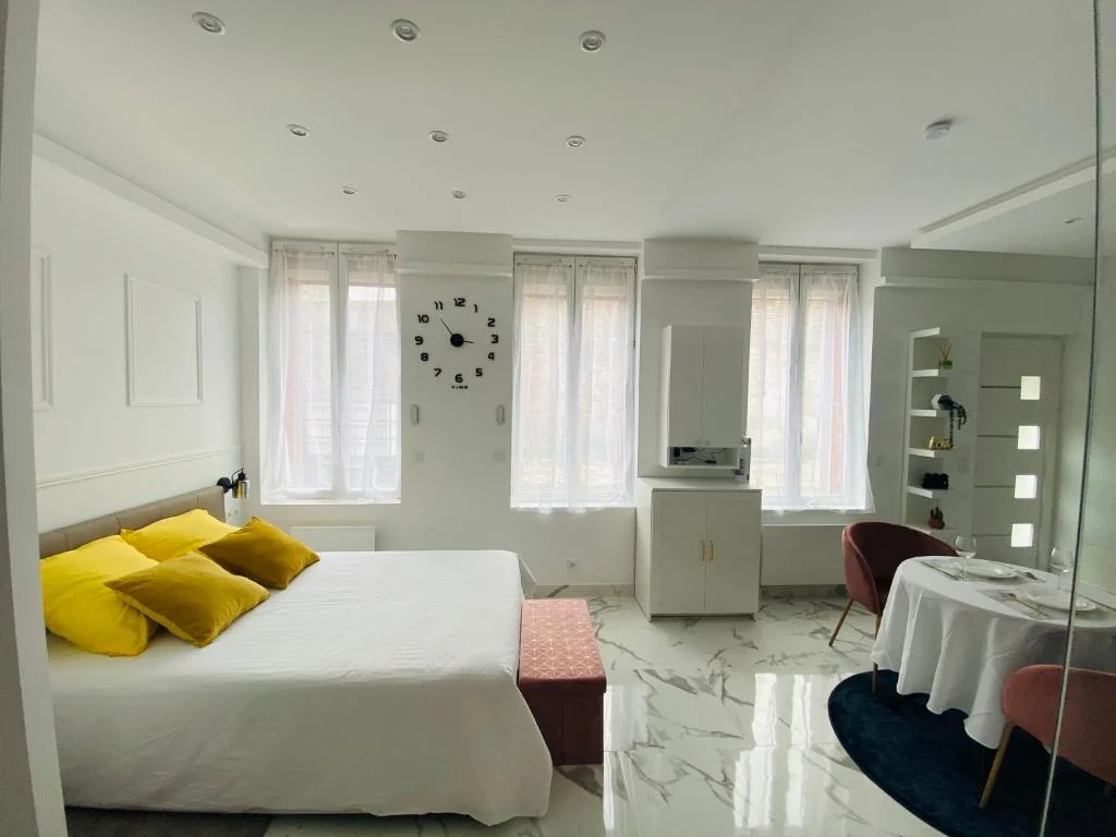 LOTUS - Studio équipé, Balnéo — photo 2