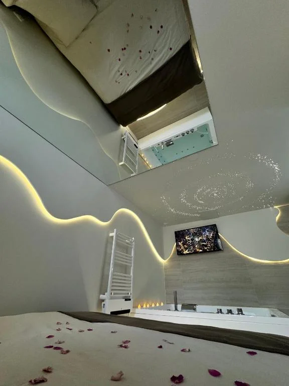 Spa Privé Luxe et Love Room – Proche Disney | Séjour Romantique
