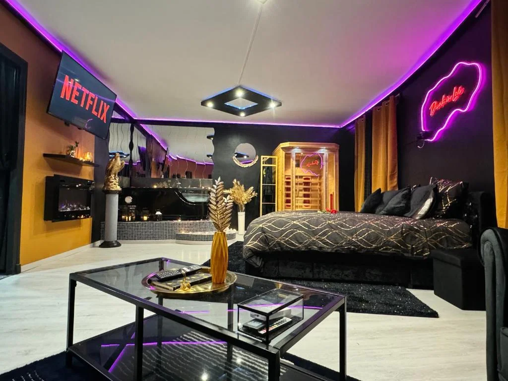 LoveRoom by Sunnyroom