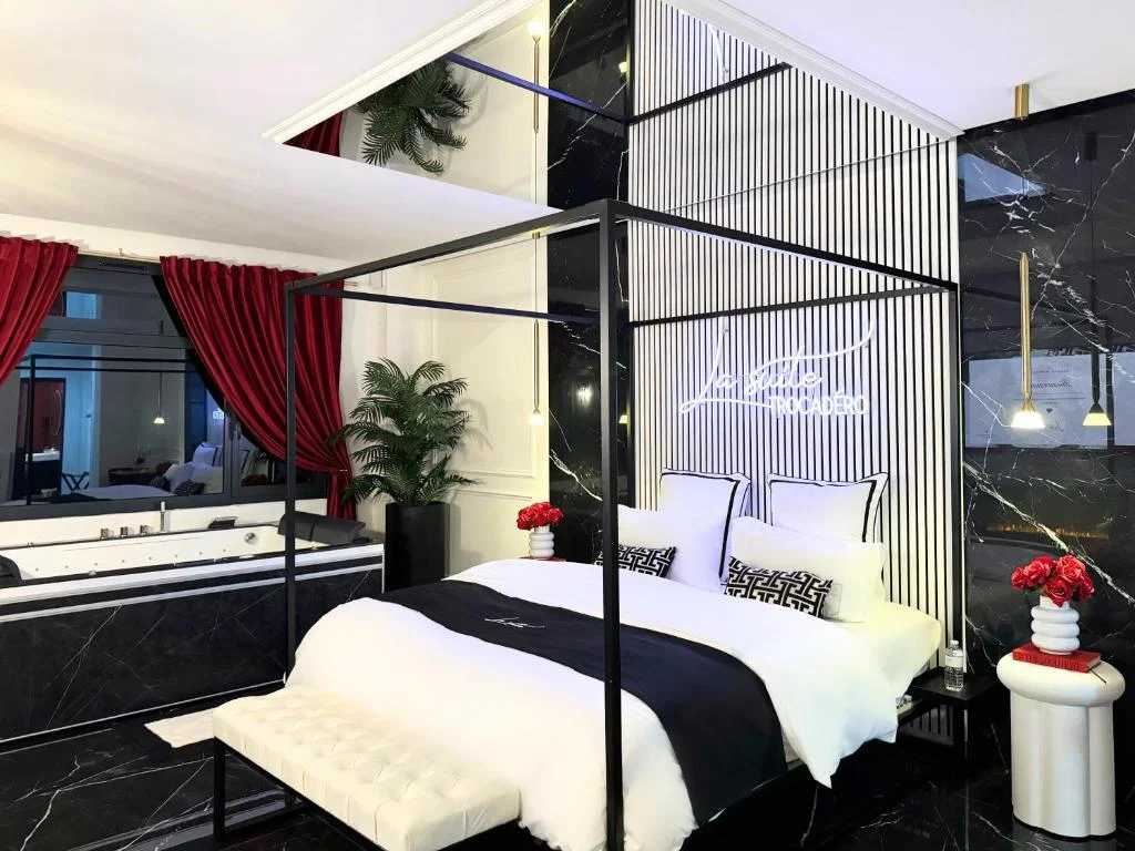 La Suite Trocadero - Private Jaccuzi