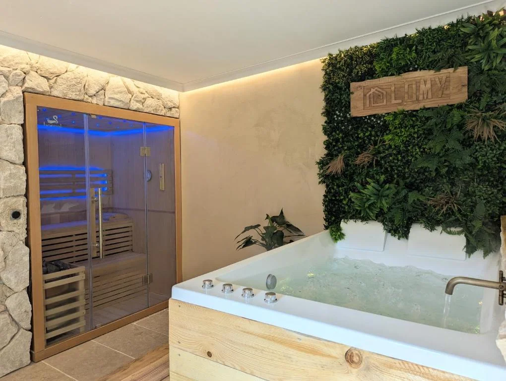 Cottage Lomy avec jacuzzi et sauna privatif