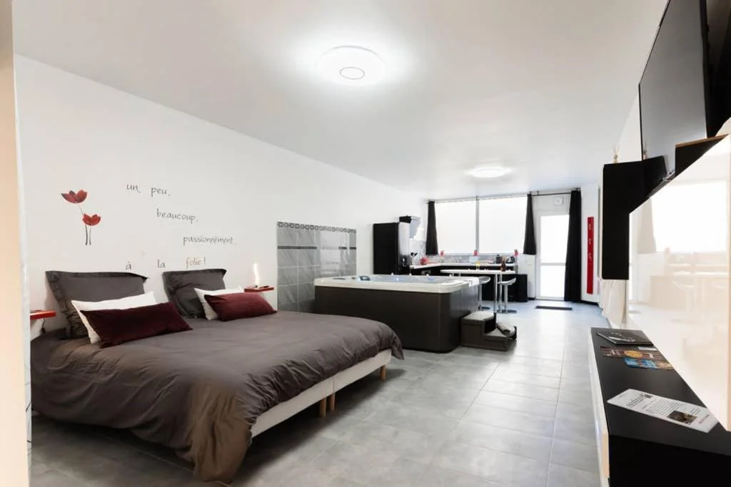 Nuit romantique avec Jacuzzi SPA — photo 2
