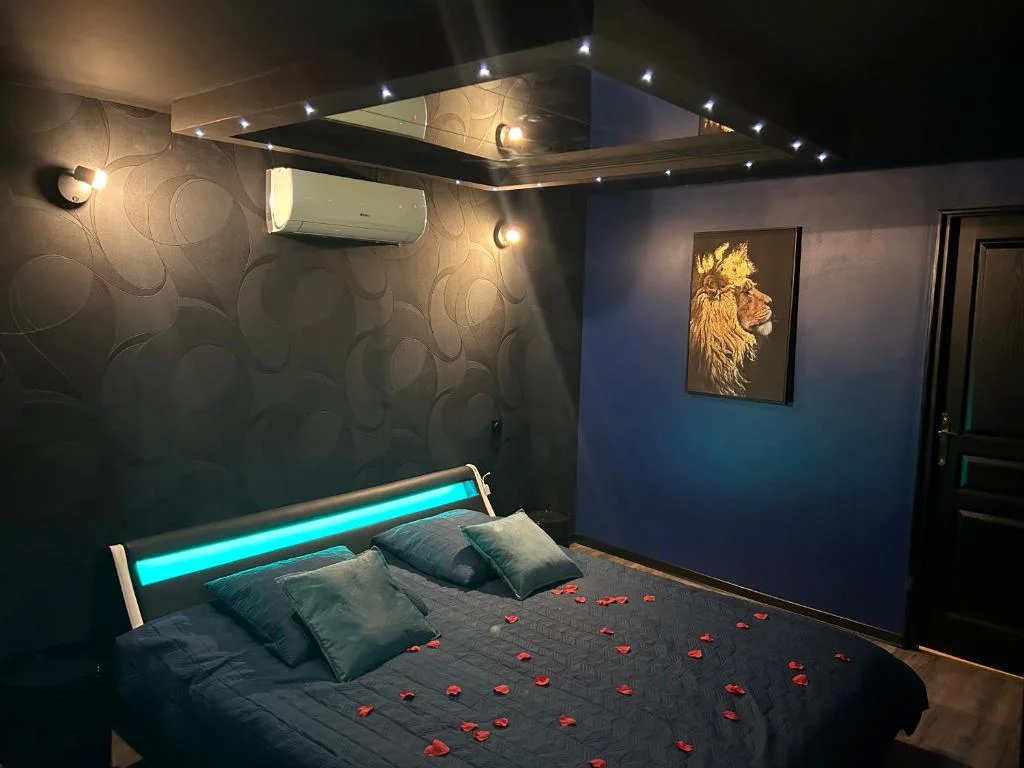 Love Room La Parenthèse – Chambre Romantique à Carnoules — photo 2