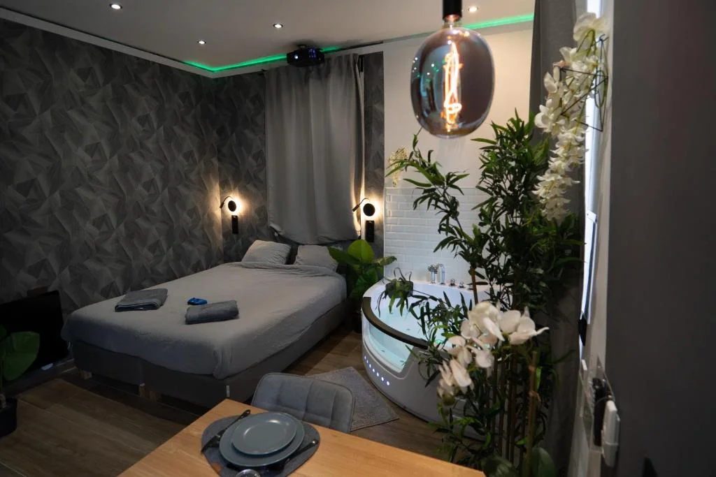 Capsule color deluxe Balnéo I écran home cinéma — photo 2