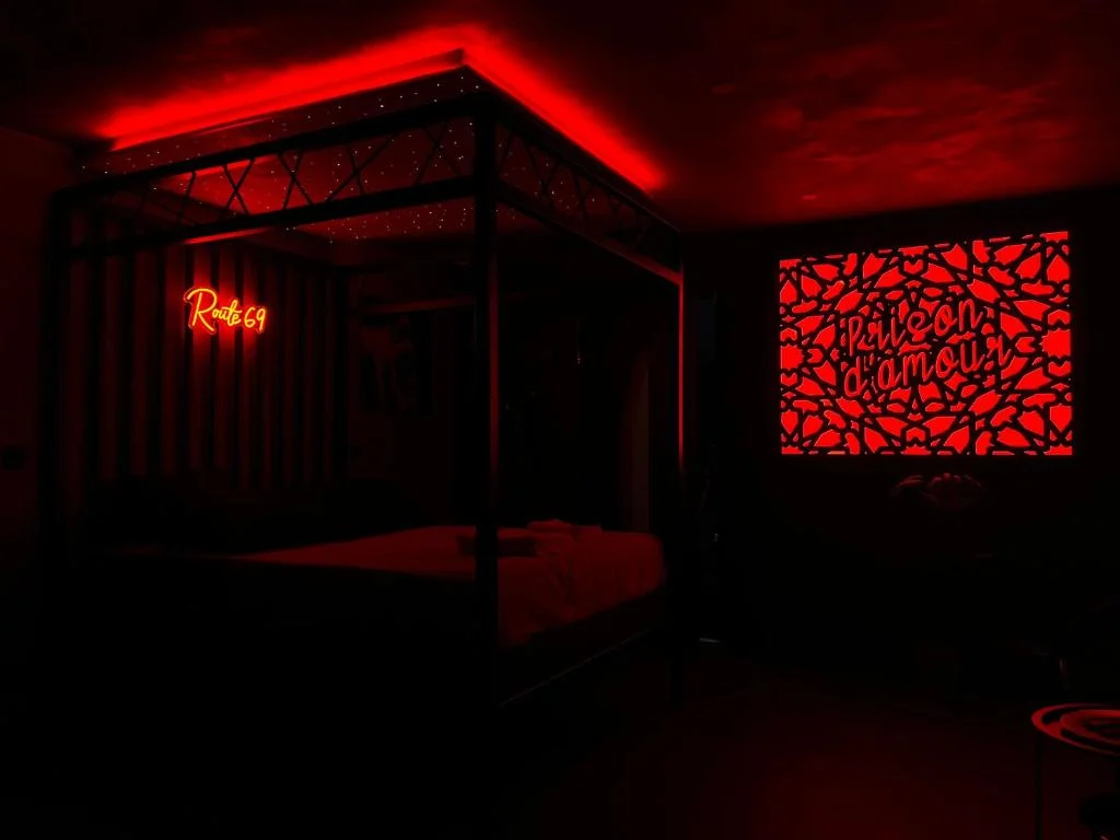 Chambre Romantique avec Jacuzzi R — photo 2