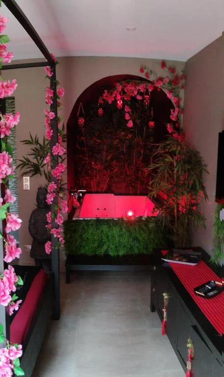 la demeure de POULPICAN Chambre SAKURA jacuzzi