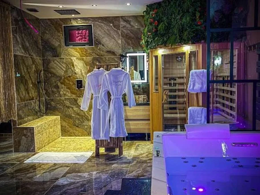 Krystalisya Room Suite Spa Privatif