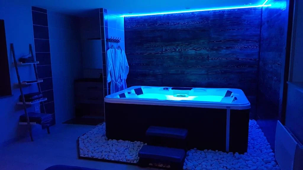 Cosy Love & Spa Love room avec spa, hammam et sauna privatif — photo 2