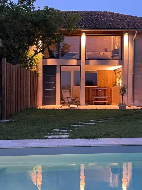 Suite intimiste insolite et luxueuse avec Spa Privatif