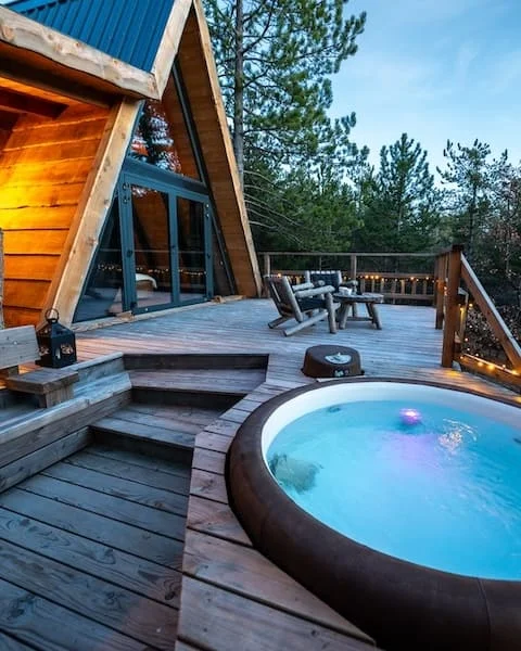 Cabane avec jacuzzi privatif