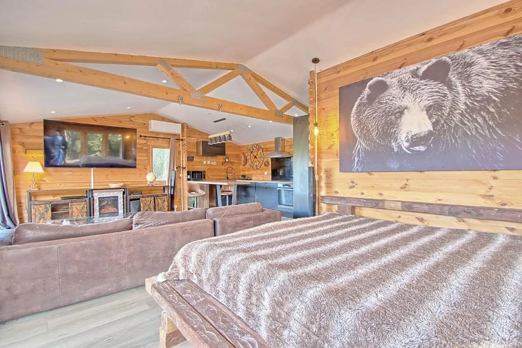 romantique cabane perchée avec spa vue panoramique Le Mas des faraches