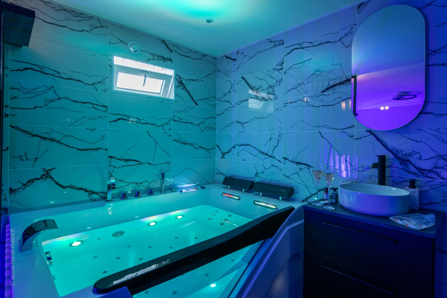 Love Room 91 - Jacuzzi Secret ♥️ Parenthèse romantique et sensuelle à 30 minutes de Paris — photo 2