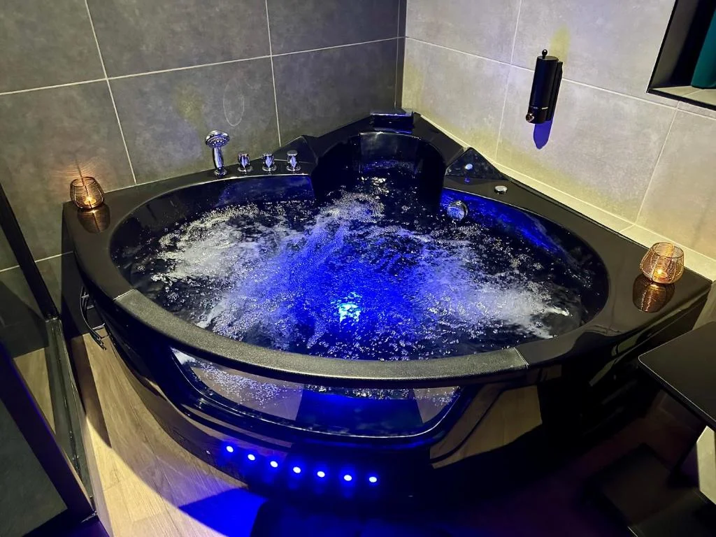 Suite privée avec jacuzzi — photo 2