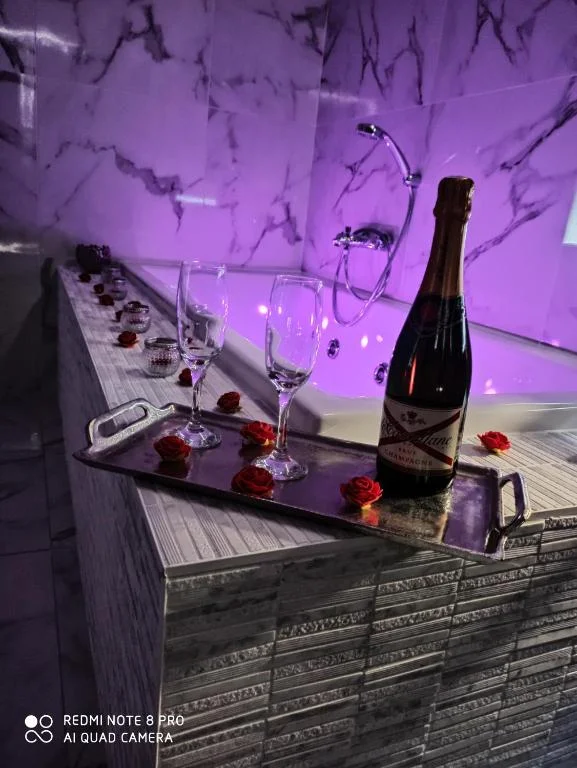 Triplex romantique avec jacuzzi à Dinan