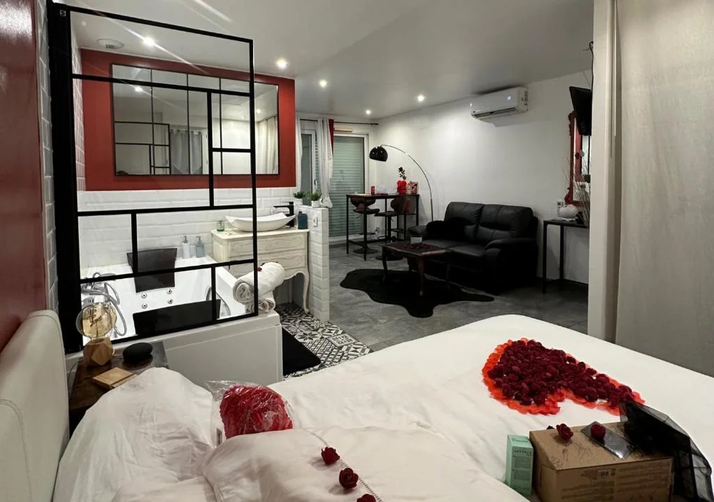Amour Azur Appartement pour 2 avec jacuzzi