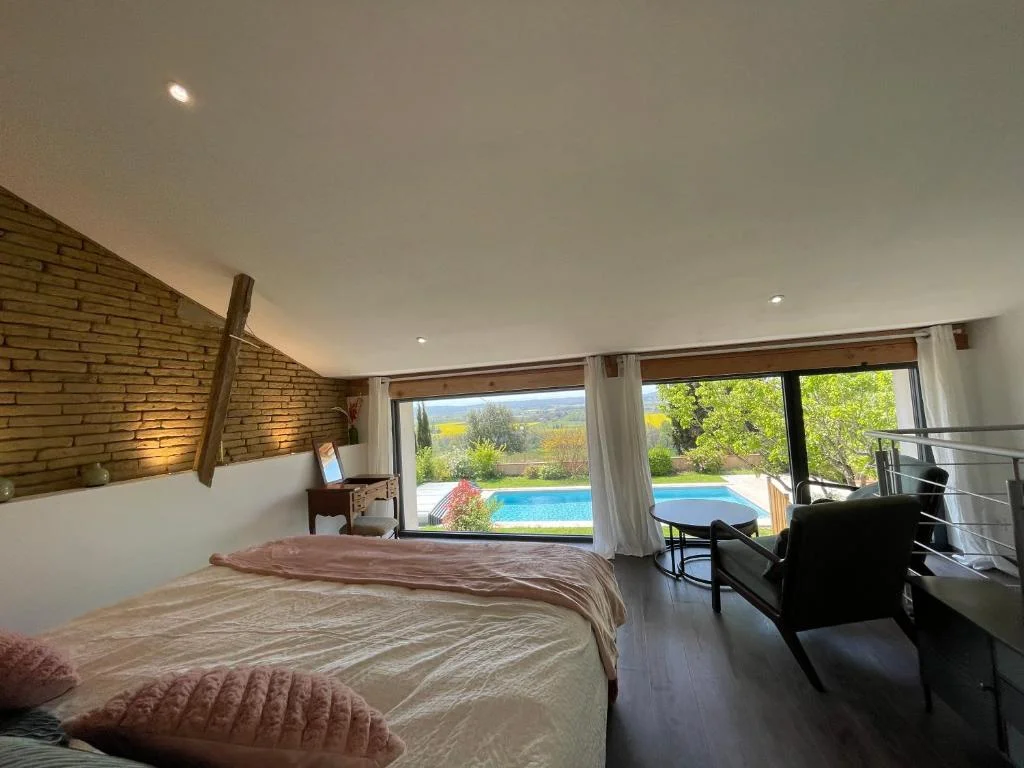 Suite intimiste insolite et luxueuse avec Spa Privatif — photo 2