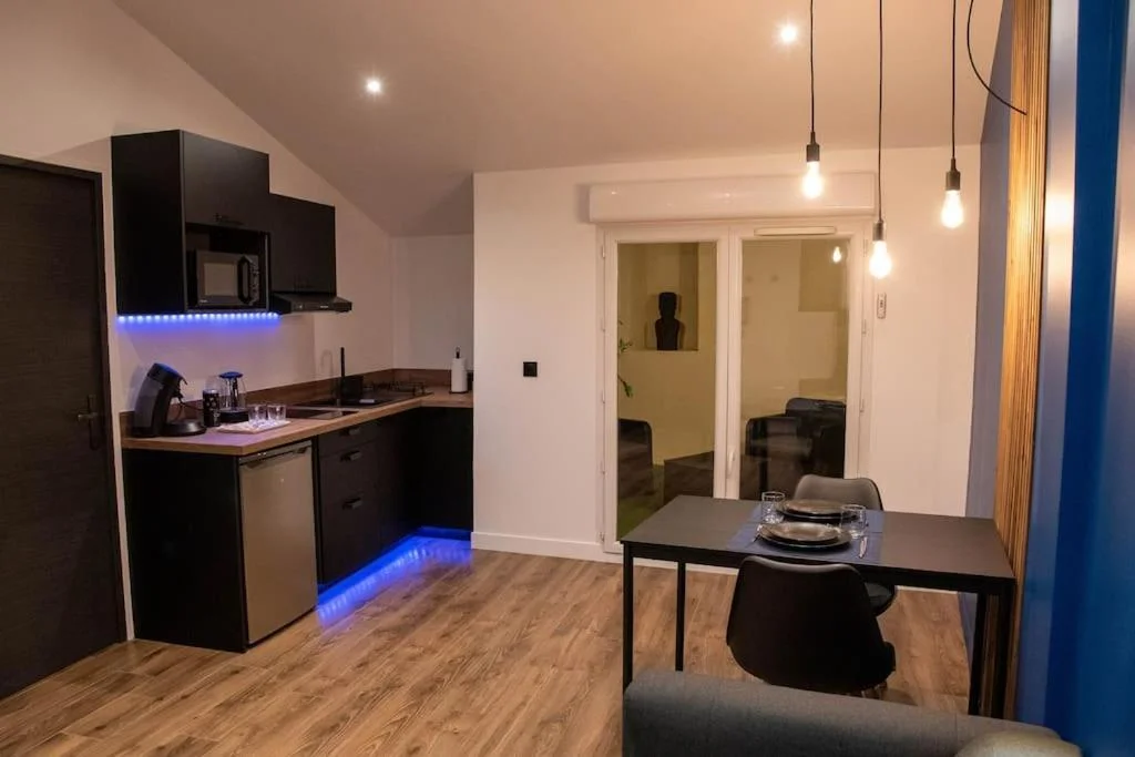 BLUE NIGHT — photo 2