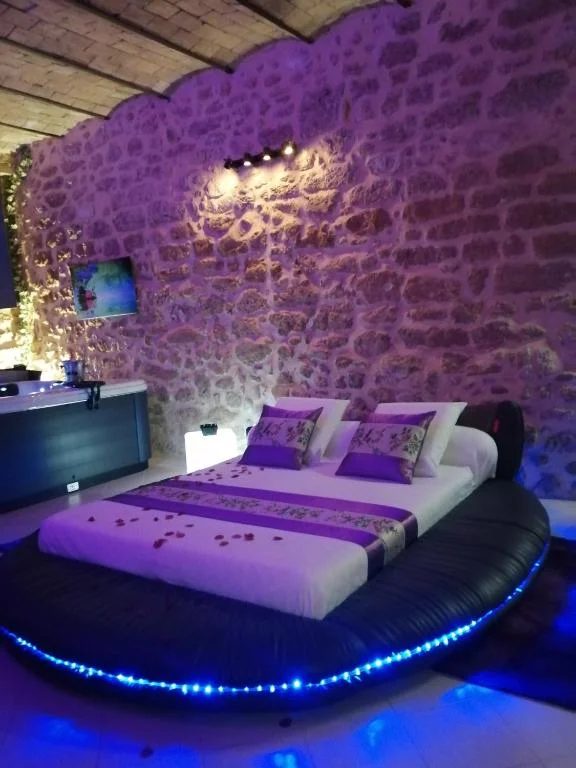 Gîte Love Dreams Jacuzzi privatif — photo 2