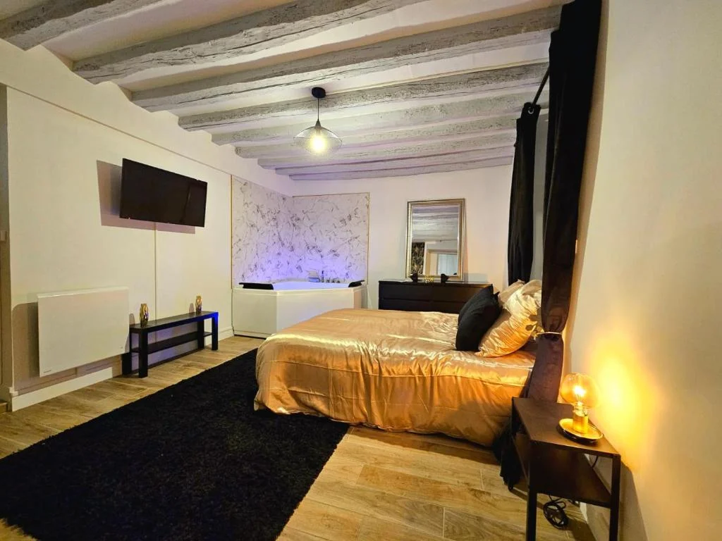 Love Escape — photo 2