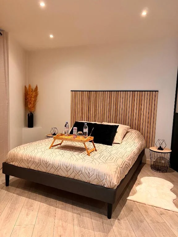 Modern SPA - Cosy & Chic