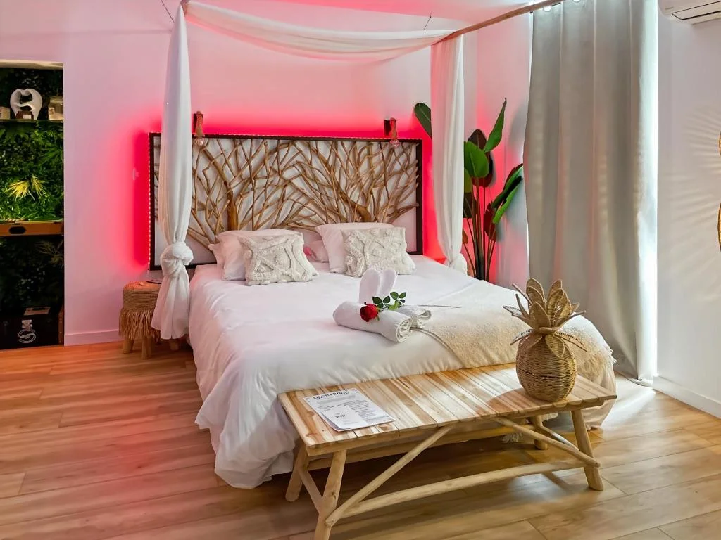 Le Bohème Spa – Loveroom à Sète | Séjour Romantique — photo 2