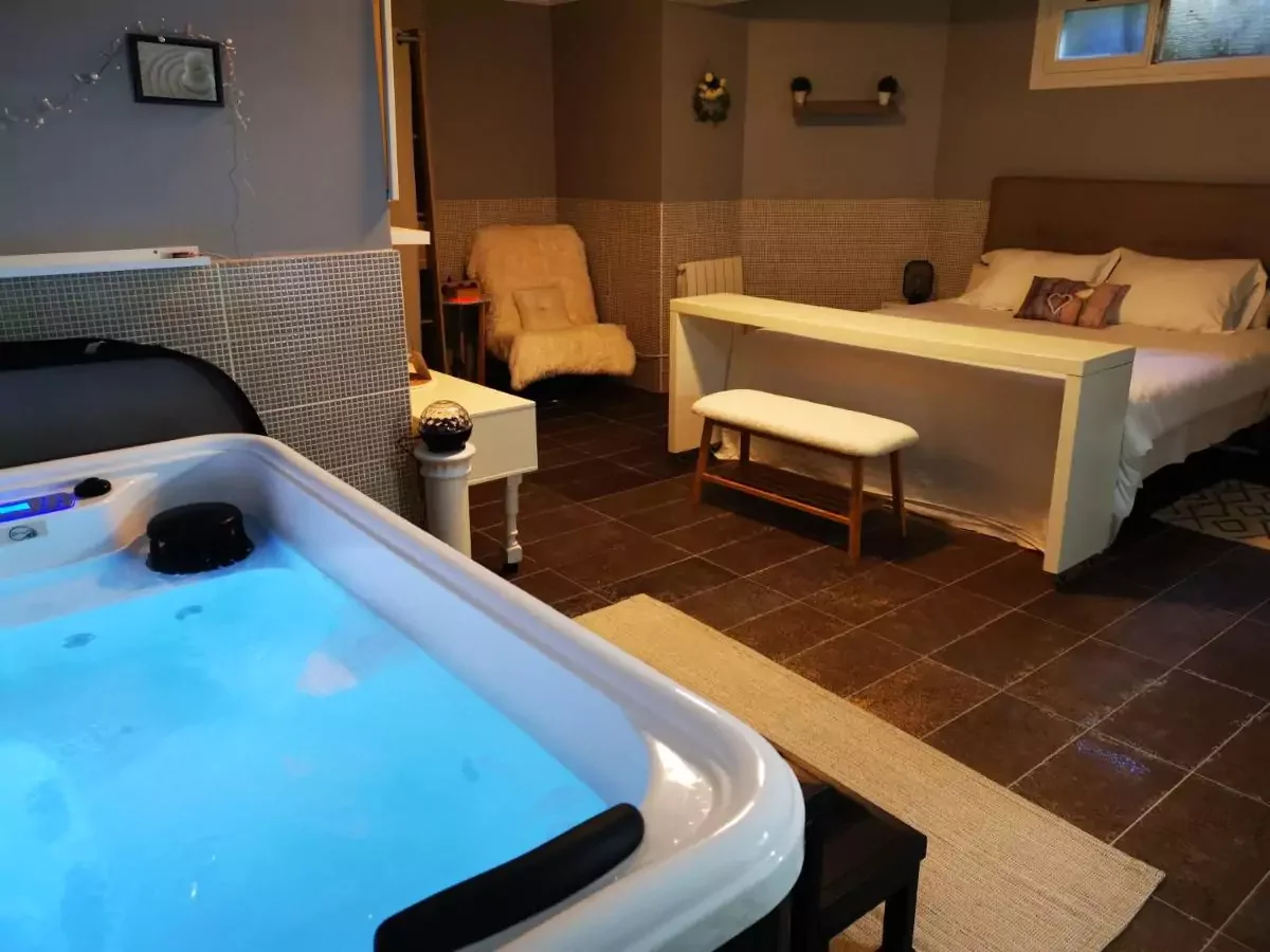 Suite Jacuzzi au calme