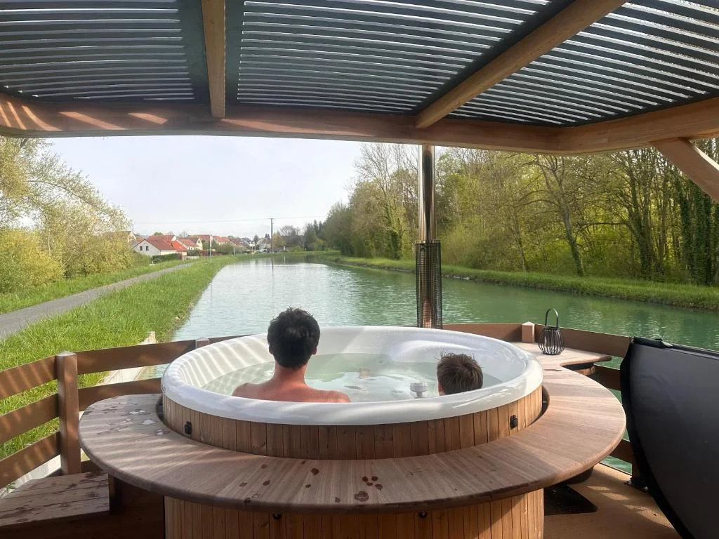 House Boat avec SPA naviguant en Champagne