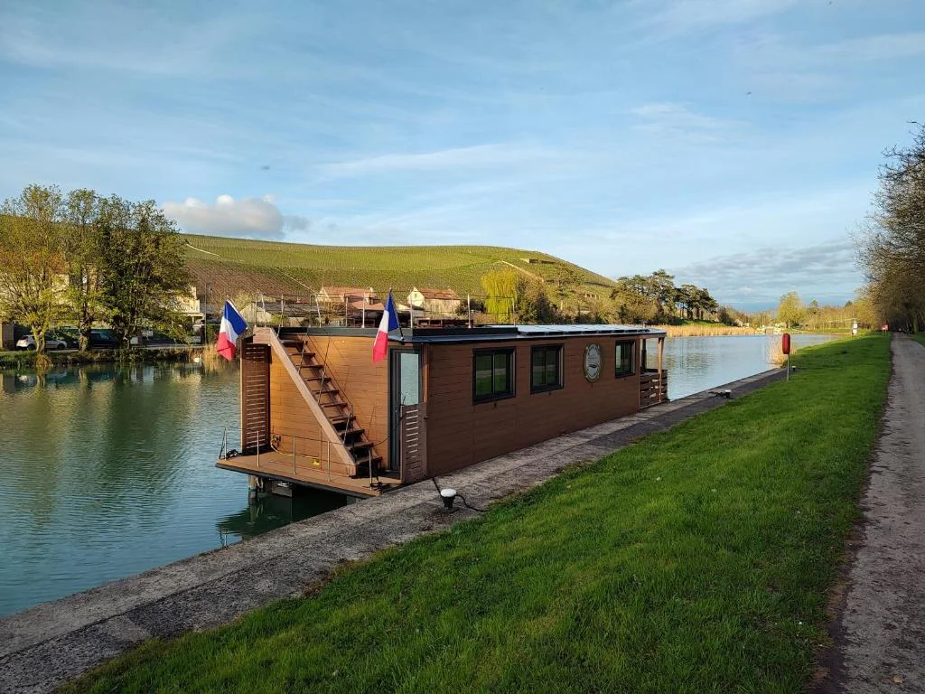 House Boat avec SPA naviguant en Champagne — photo 2