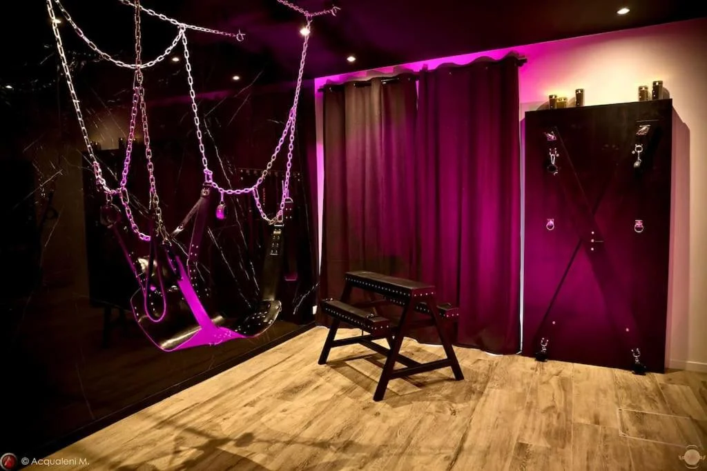 GreyRoom Cannes-Love Room BDSM