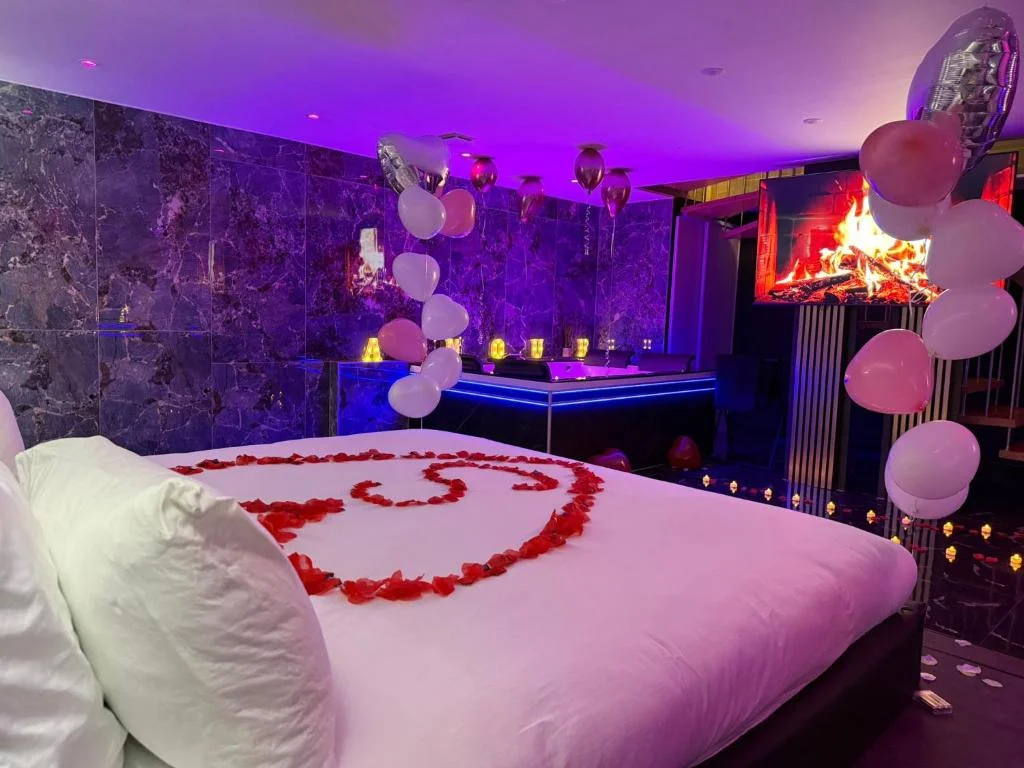 Suite Genève Gaillard – Jacuzzi Privé et Séjour Luxe — photo 2