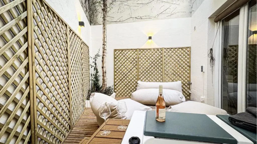 Suite luxueuse avec jardin privatif et jacuzzi