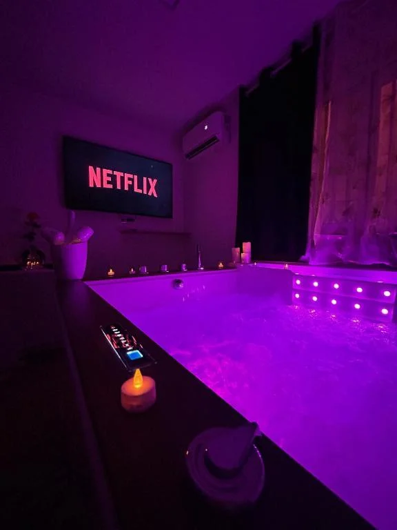 Love Room à Cannes