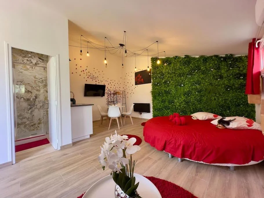 Love Room - Jacuzzi et Sauna