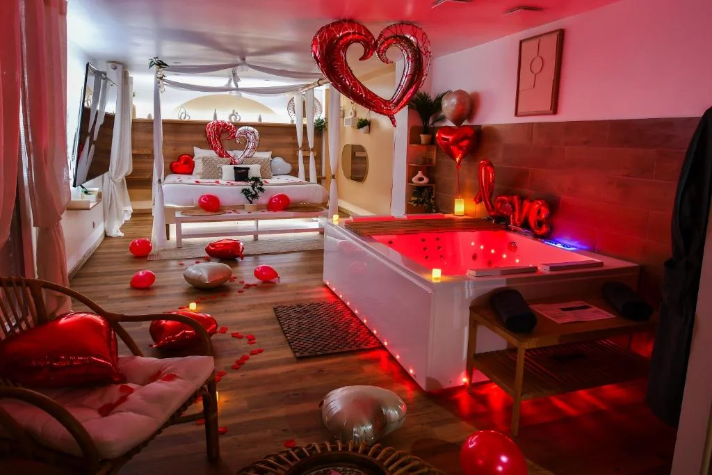 La Gioya - Love Room avec Jacuzzi et Baldaquin