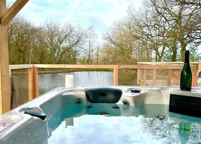 Cabane romantique La Romance de George Sand avec jacuzzi privatif en pleine nature — photo 2