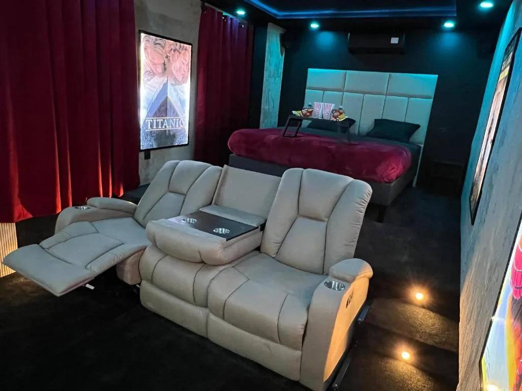Cinéma & Jacuzzi — photo 2