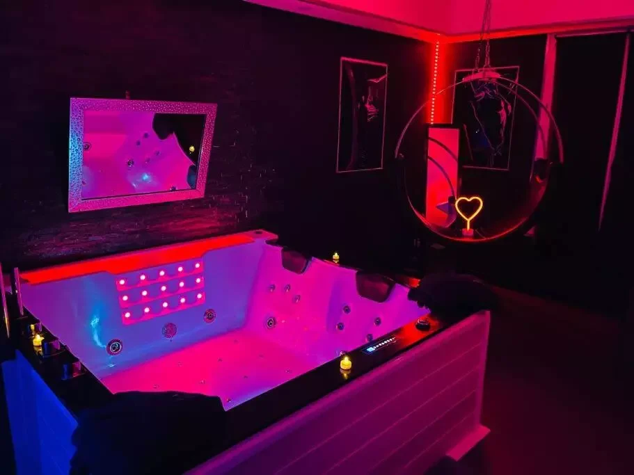 La Nuit Coquine - Suite avec Jacuzzi - Evasion