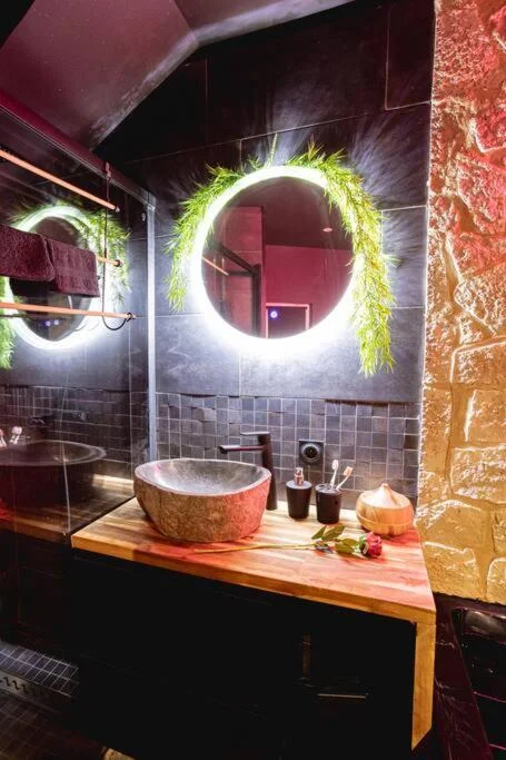 Secret Room - Bonnie & Clyde — photo 2