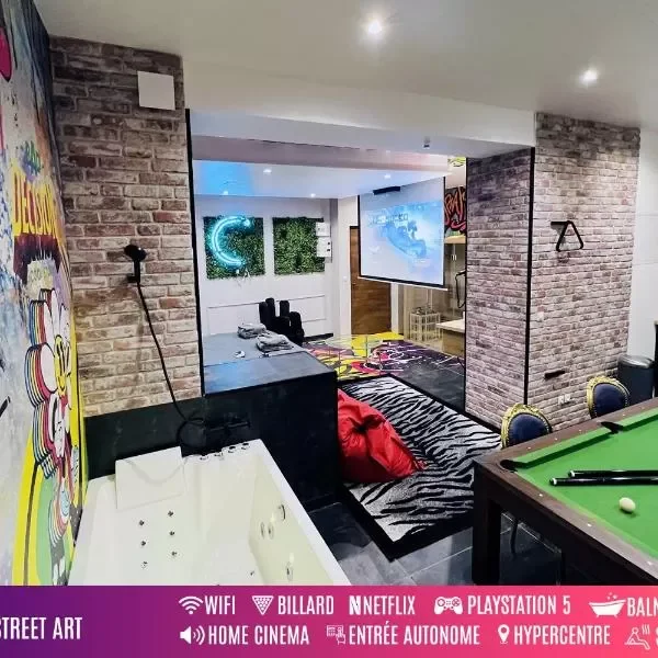 Capsule Street Art - Sauna- Jacuzzi