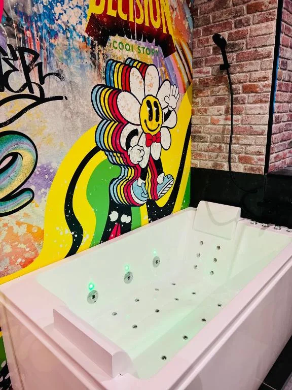 Capsule Street Art - Sauna- Jacuzzi — photo 2