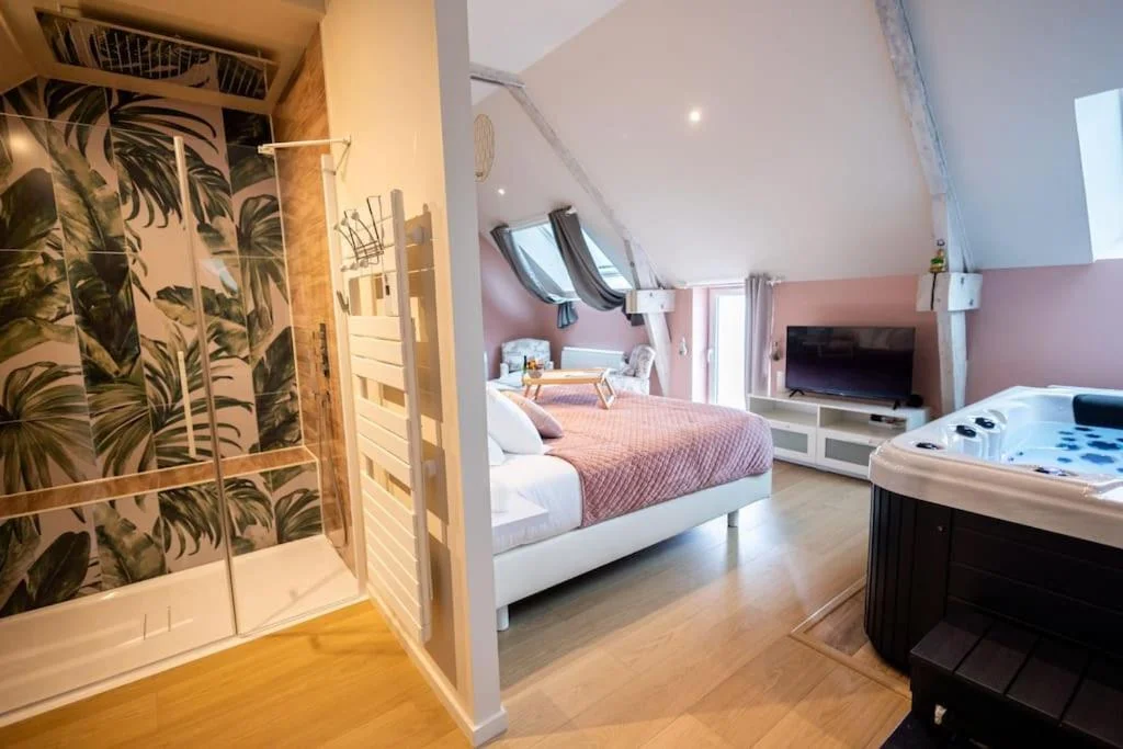Le Cocon chambre avec Jacuzzi privatif Normandie - Couvains — photo 2