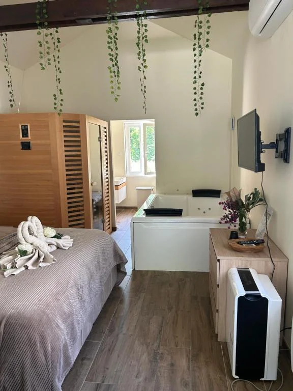 Détente au bord de Forêt avec Spa Balnéo et Sauna PRIVÉ — photo 2