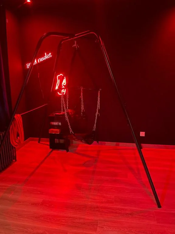 Hom & Love, Love Room BDSM