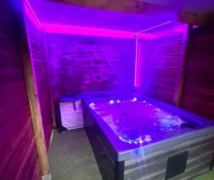 Beau Loft room proche Mont Saint-Michel Jacuzzi illimité Avranches