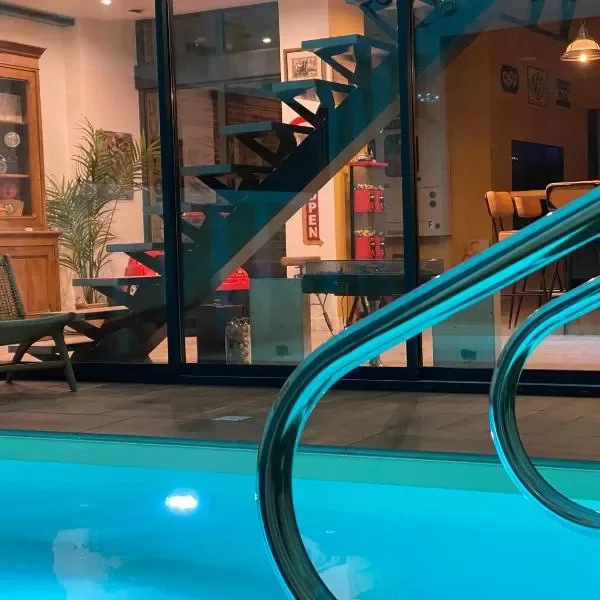Loft Spa Reims 250m2 privatifs, piscine intérieure chauffée