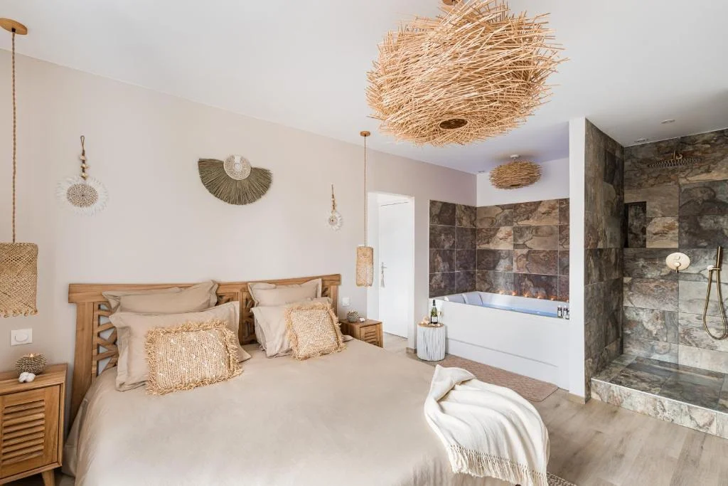 Suite Balnéo Bali à Saint-Étienne