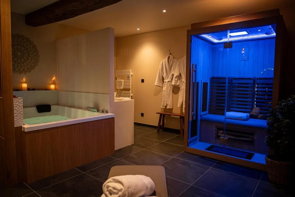La Parenthèse Suites – Appartement de luxe avec sauna et baignoire balnéo