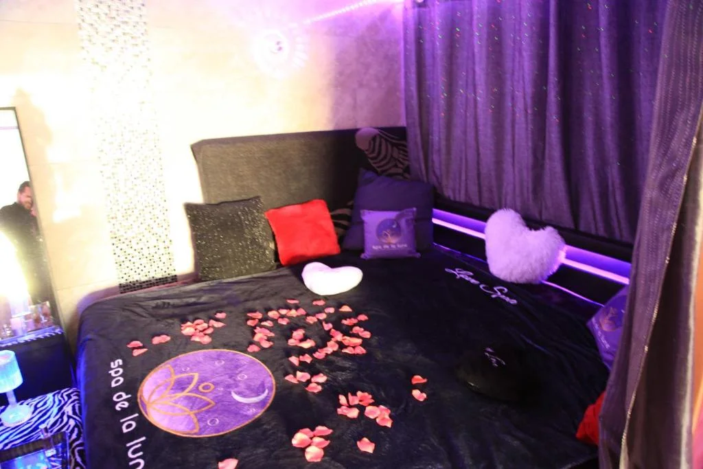Spa de la Lune - Private love room — photo 2