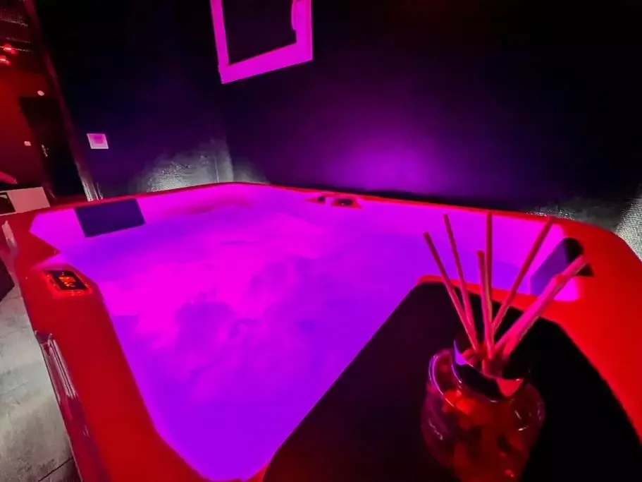 Key-s Meaux SPA JACUZZI Black Room
